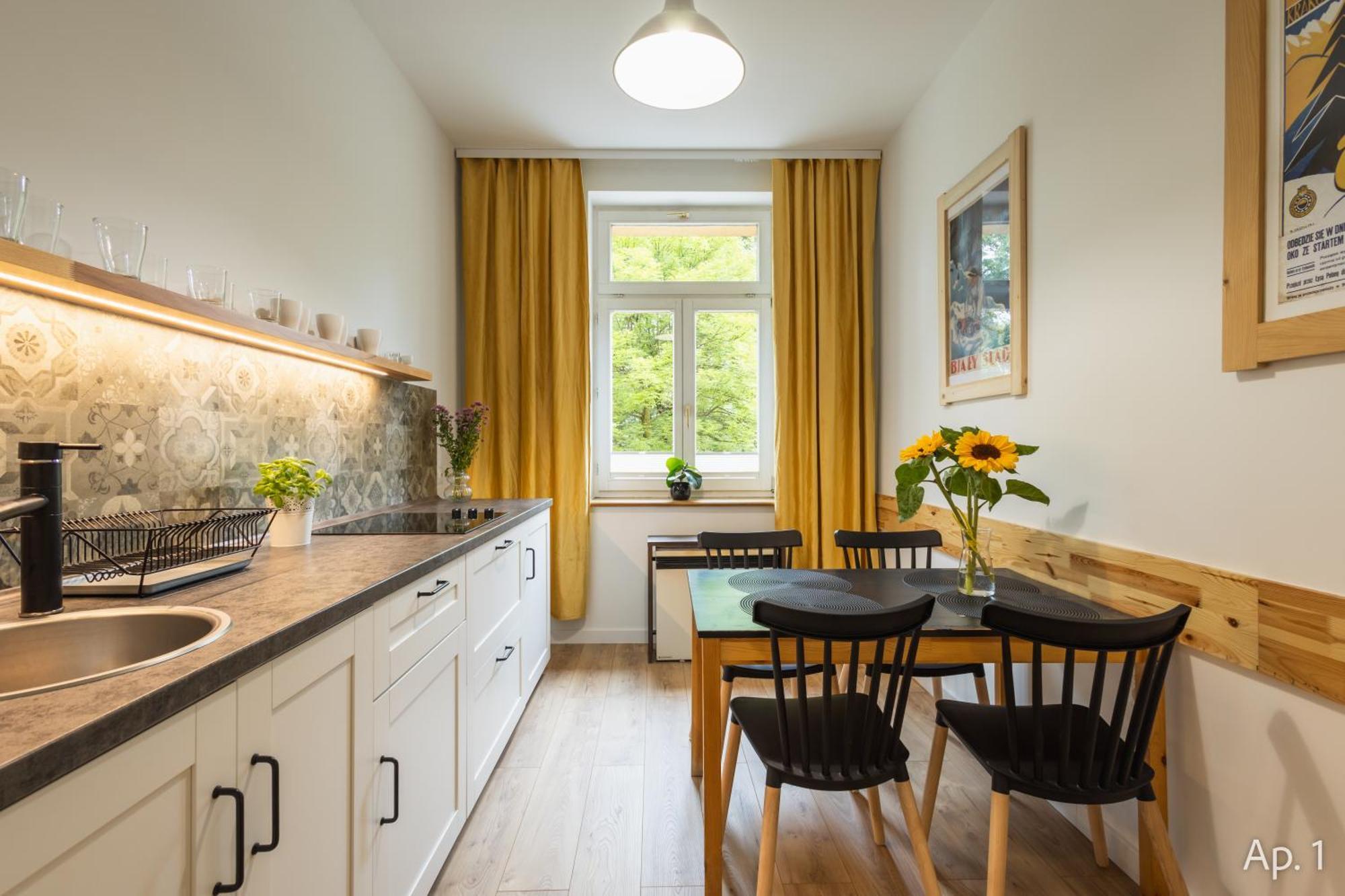 Apartment Krupowki 4 *